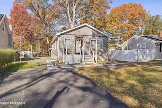 1569 Holly Rd, North Brunswick, NJ 08902