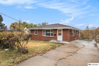 4602 N 48th St, Omaha, NE 68104