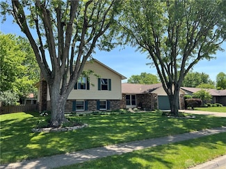 7080 Woodcroft Dr, Englewood, OH 45322