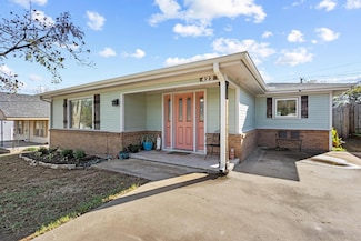 422 W Acheson St, Denison, TX 75020