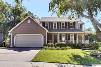1107 Creighton Rd, Papillion, NE 68046