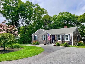 20 Outpost Ln, Centerville, MA 02632