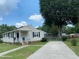 2108 High School Dr, New Bern, NC 28560