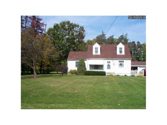 6512 Columbiana New Castle Rd, New Middletown, OH 44442