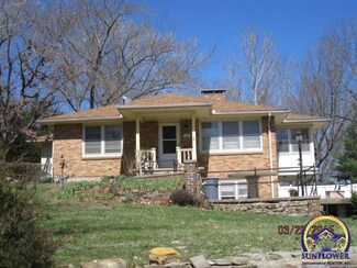 102 Valleyview Ct, Ozawkie, KS 66070