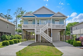 407 Womble St, Oak Island, NC 28465
