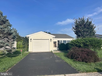 38 Sheffield Place, Southampton, NJ 08088