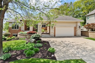 1260 Eagle Dr, Lake Geneva, WI 53147