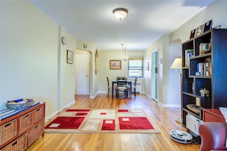 218-10 43rd Ave Unit 3D, Bayside, NY 11361