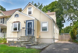 447 Eaton St, Providence, RI 02908
