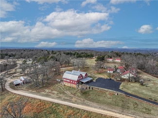 805 County Road 102, Eureka Springs, AR 72632