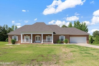361 Cherry Bark Ln, Courtland, MS 38620