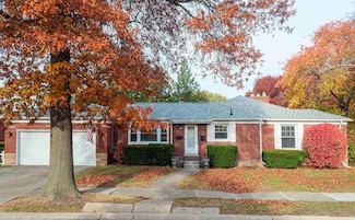 486 Bournemouth Rd, Grosse Pointe Farms, MI 48236