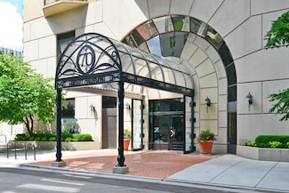 70 W Huron St Unit 1607, Chicago, IL 60654