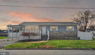 83 Castle Heights Ave, Pennsville, NJ 08070