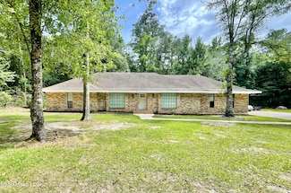 2500 Tearose Ln, Moss Point, MS 39562