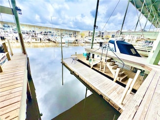 127 Hwy 22 E Unit s-14, Madisonville, LA 70447