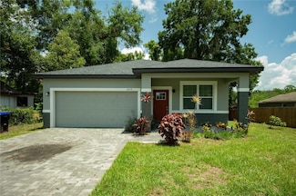 309 E 13th St, Apopka, FL 32703