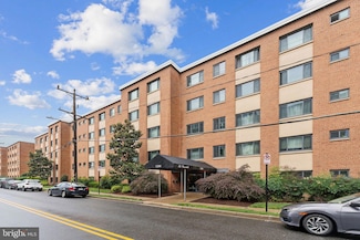 1200 S Arlington Ridge Rd Unit 505, Arlington, VA 22202