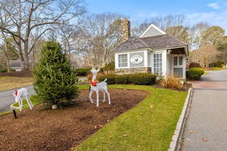 2 Wildflower Ln, Yarmouth Port, MA 02675