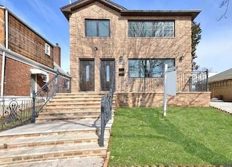 135-19 62nd Ave, Flushing, NY 11367