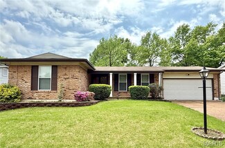 38 Deer Lodge Dr, Fenton, MO 63026