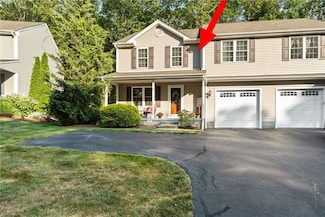 18 Country Hill Ln, Smithfield, RI 02917