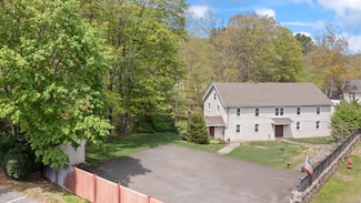 11 Glen Rd, Sandy Hook, CT 06482