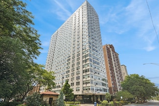 3900 N Lake Shore Dr Unit 18G, Chicago, IL 60613