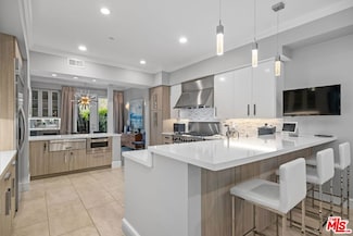 6099 S Seabluff Dr, Los Angeles, CA 90094