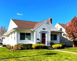 2814 Westmoor Rd, Rocky River, OH 44116