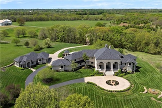 18560 S Lackman Rd, Olathe, KS 66062