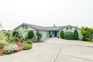 4911 Macbeth Dr, Anacortes, WA 98221
