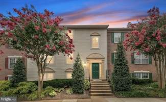 12107 Green Ledge Ct Unit 102, Fairfax, VA 22033