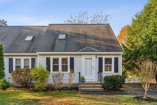 8 Applewood Dr, Saco, ME 04072