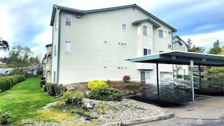 485 SW Bayshore Dr Unit C301, Oak Harbor, WA 98277