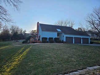 535 SW Danbury Ln, Topeka, KS 66606