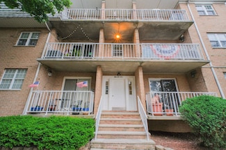 85 Elmwood Park Dr Unit 22, Staten Island, NY 10314