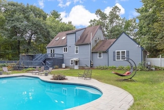 24 Heather Ln, Mansfield, MA 02048