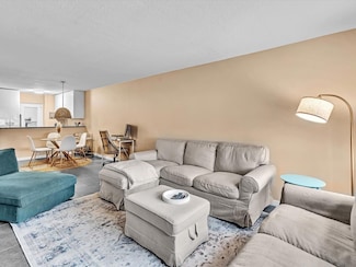 2555 NE 11th St Unit 610, Fort Lauderdale, FL 33304