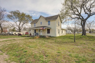 106 S Gilmore St, Miller, MO 65707