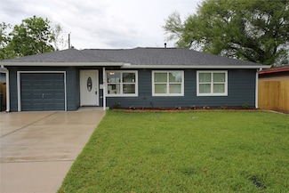 1307 Belshire Rd, Pasadena, TX 77502