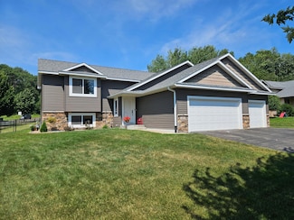 655 Glenmeadow St, River Falls, WI 54022