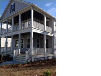 2745 Rivertowne Pkwy, Mount Pleasant, SC 29466