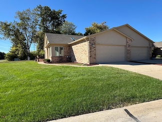 41201 Whispering Oaks Dr Unit 17, Clinton Township, MI 48038