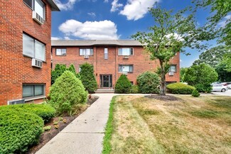 28 Faxon St Unit 10, Stoughton, MA 02072
