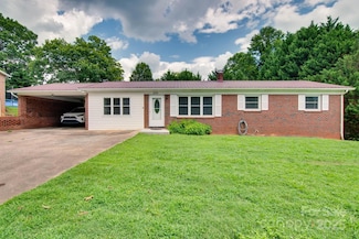 2310 Honeysuckle Place, Lenoir, NC 28645