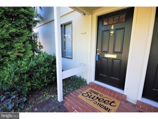 411 W Conestoga Rd Unit 4, Devon, PA 19333