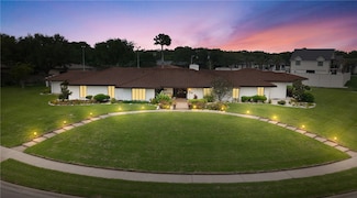 14 Hewit Dr, Corpus Christi, TX 78404