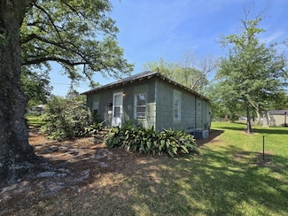 1022 Wilson St, Port Neches, TX 77651